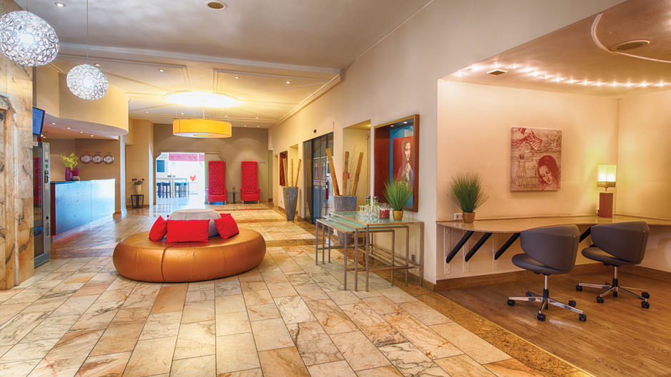 Leonardo Hotel Karlsruhe Lobby