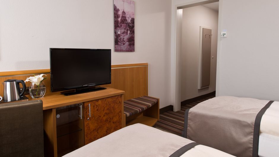 Leonardo Hotel Karlsruhe Room