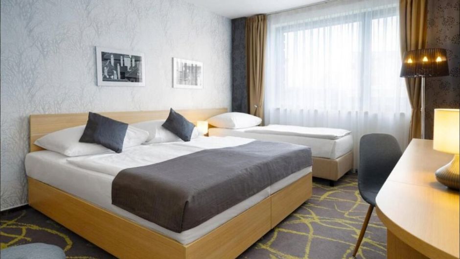 Hotel Exe Iris Prague Exterior