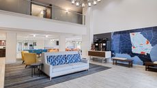 Holiday Inn Express & Suites Augusta W