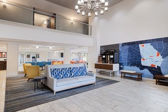 Holiday Inn Express & Suites Augusta W