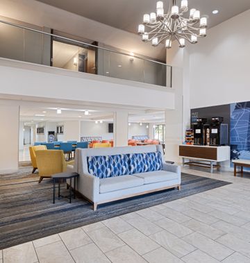 Holiday Inn Express & Suites Augusta W