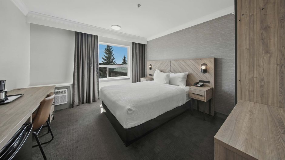Sandman Hotel Red Deer Room