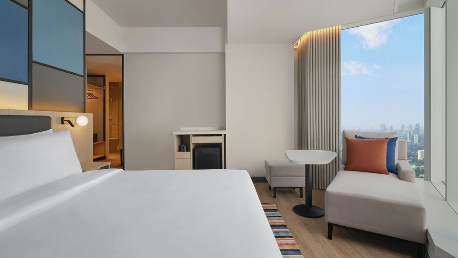 Aloft Jakarta Kebon Jeruk Room