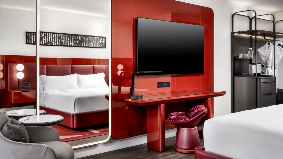 Revery Toronto Downtown Curio Collection Room