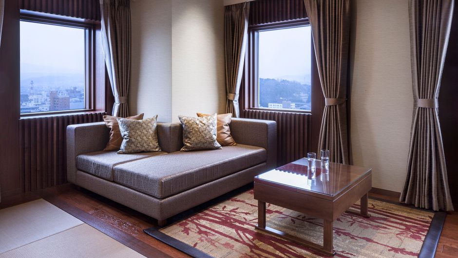 Holiday Inn ANA Kanazawa Sky Hotel Suite