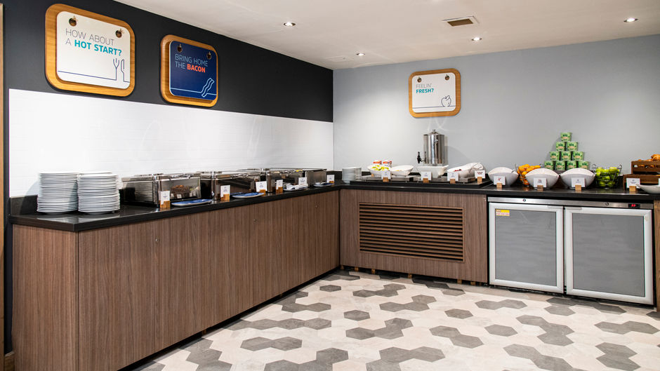 Holiday Inn Express Edinburgh Airport Restaurant