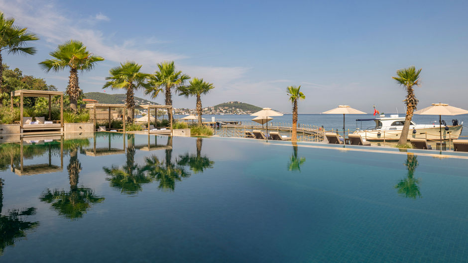 Princes Palace Resort Pool