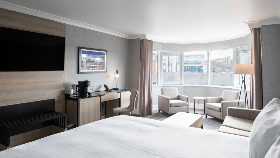 Sandman Signature Sheffield Quays Hotel Room