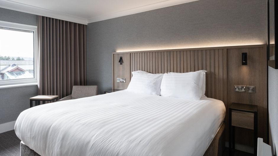 Sandman Signature Sheffield Quays Hotel Room