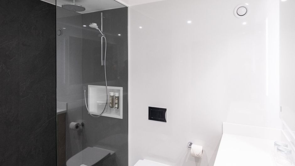 Sandman Signature Sheffield Quays Hotel Room