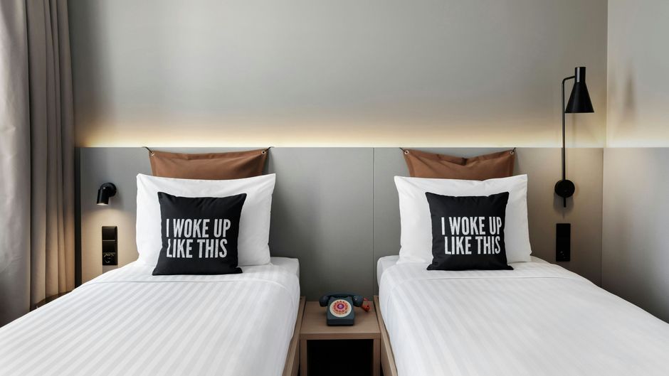 Moxy Alfragide Lisboa Room