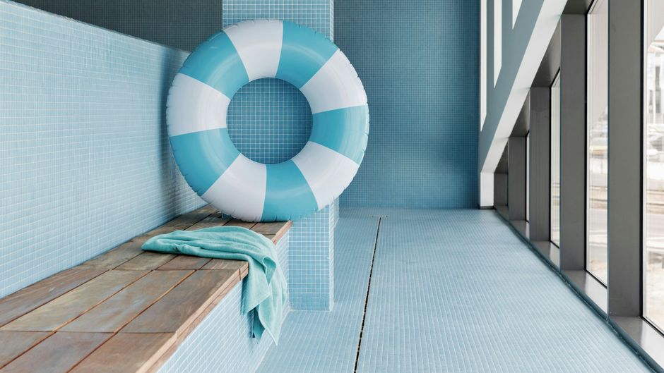 Moxy Alfragide Lisboa Pool
