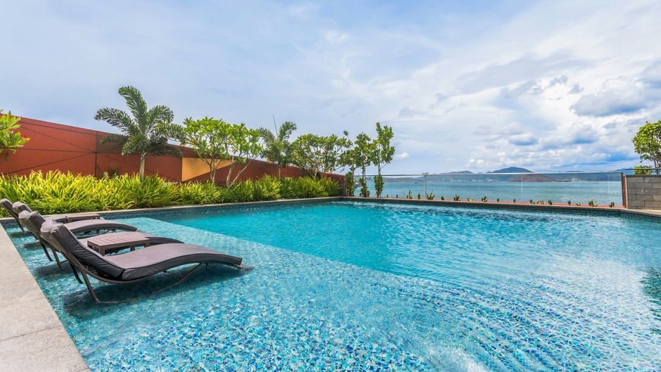 Marriott Executive Apts Port Moresby Pool