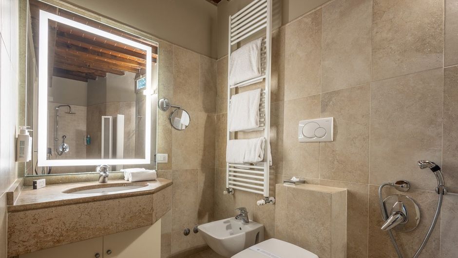 Hotel Embassy City Resort Room