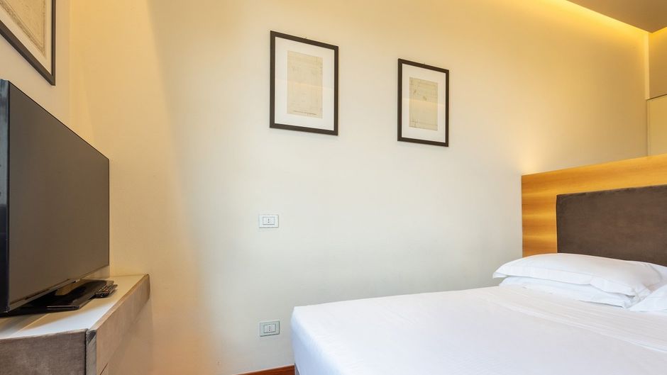 Hotel Embassy City Resort Room