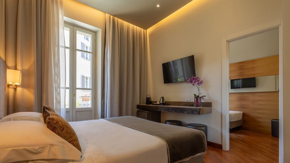 Hotel Embassy City Resort Room