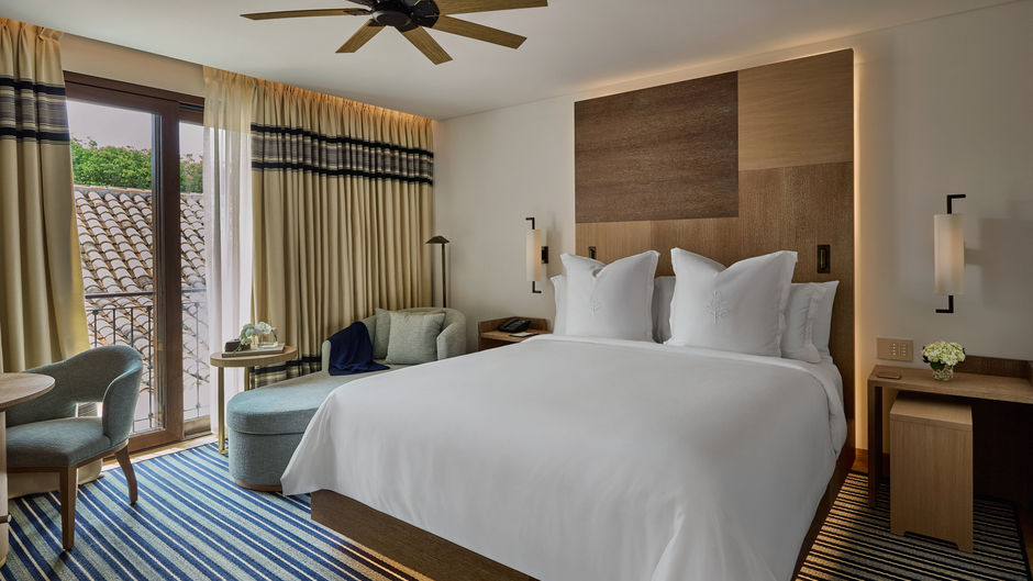 Four Seasons Hotel and Residences Room