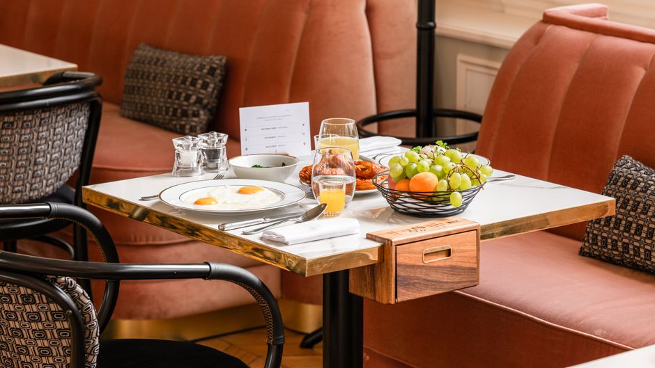 Les Lumieres Versailles Restaurant