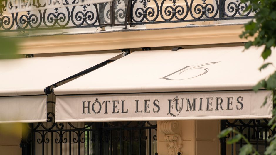 Les Lumieres Versailles Exterior