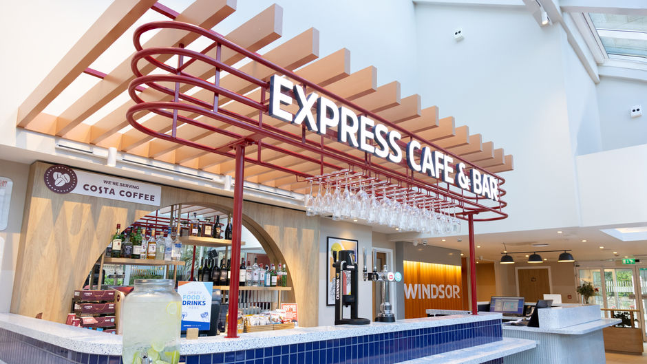 Holiday Inn Express Windsor Lobby