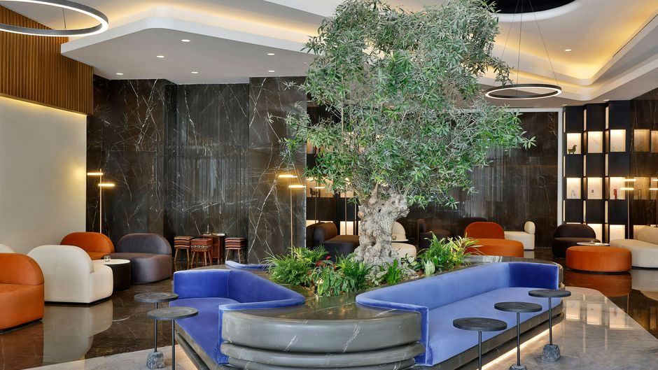 Hotel Local Dubai Jumeirah Vill Lobby