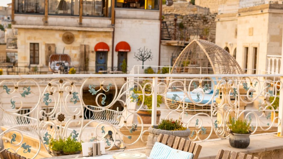 Elika Cave Suites Restaurant