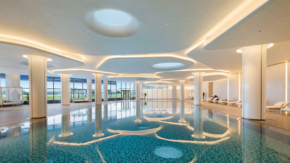 Crowne Plaza Binhai Pool