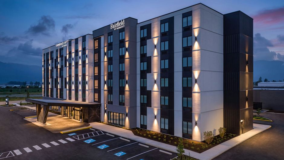 Fairfield Inn & Suites Marriott Exterior