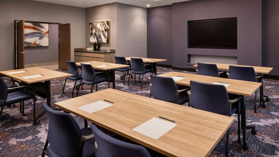 Fairfield Inn & Suites Marriott Meeting
