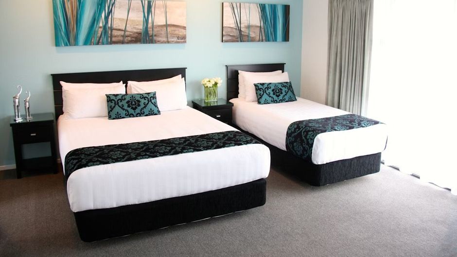 Camelot Motor Inn Room