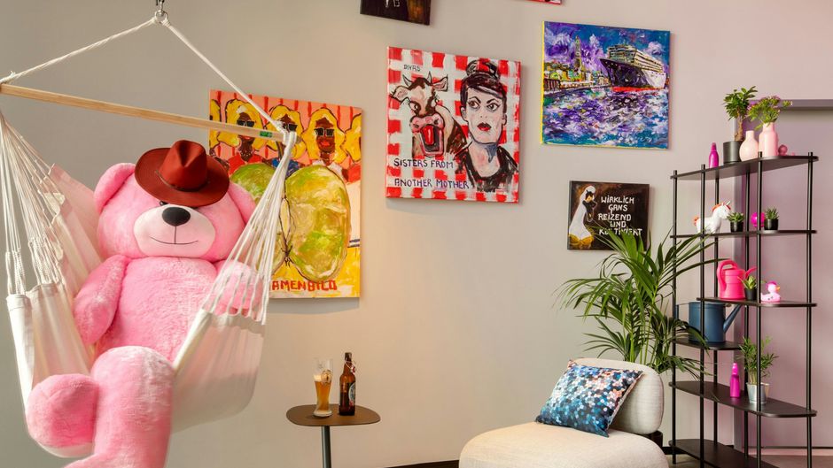 Moxy Hamburg - Finkenwerder Lobby