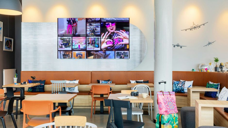 Moxy Hamburg - Finkenwerder Lobby