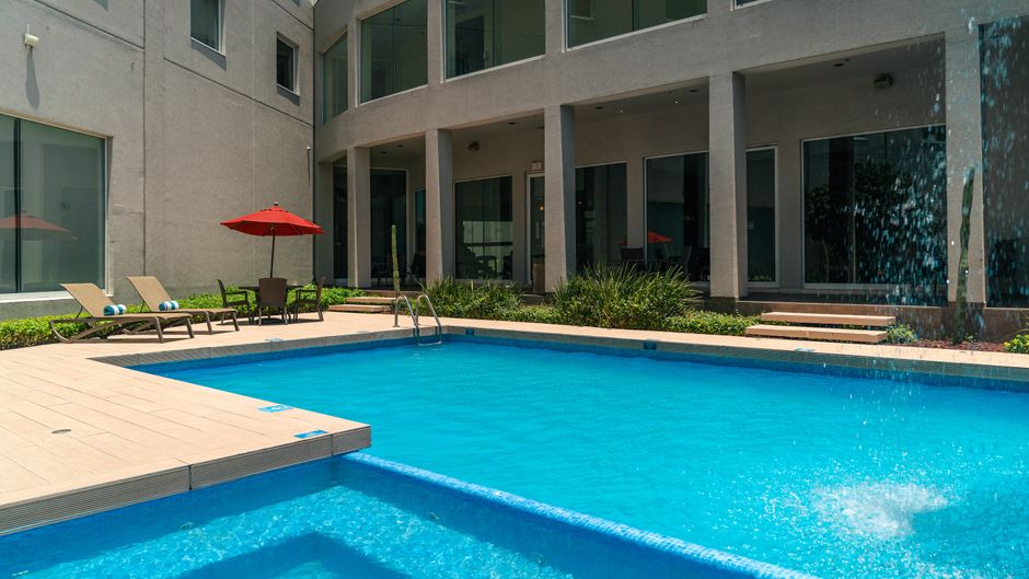 Crowne Plaza Hotel Monterrey Airport Pool