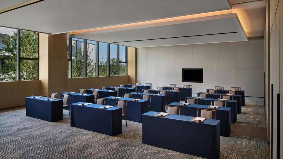 Suzhou Marriott Yangcheng Lake Meeting