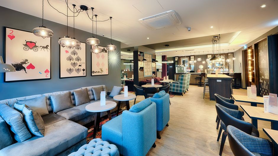 Premier Inn Berlin City South Lobby