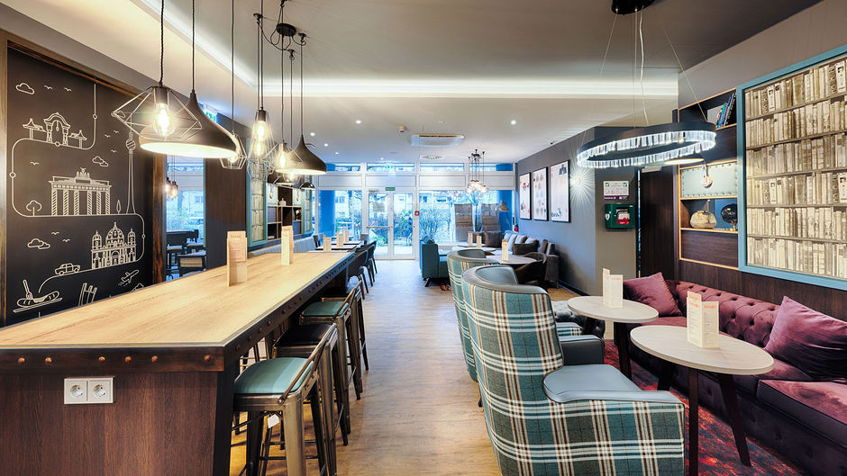 Premier Inn Berlin City South Lobby