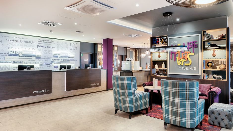Premier Inn Berlin City South Lobby