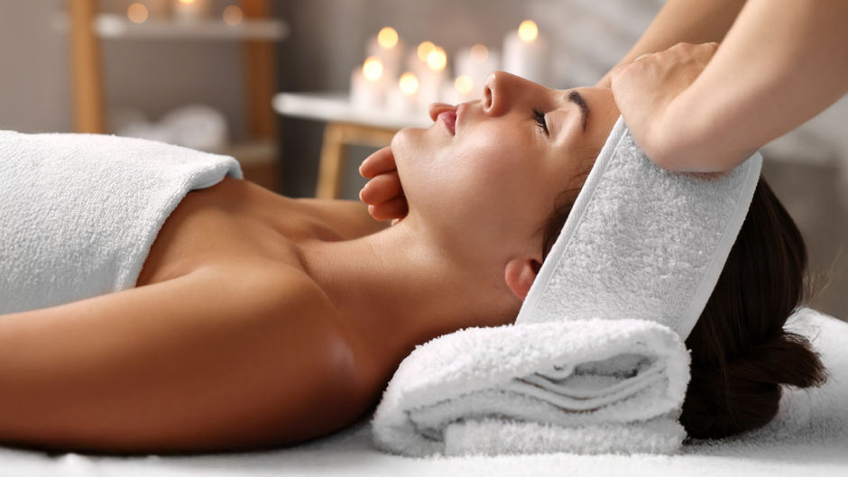Holiday Inn Dubai Village Circl Spa