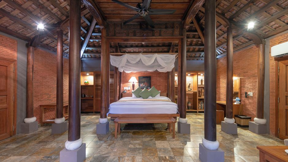 Pilgrimage Village, Hue Room