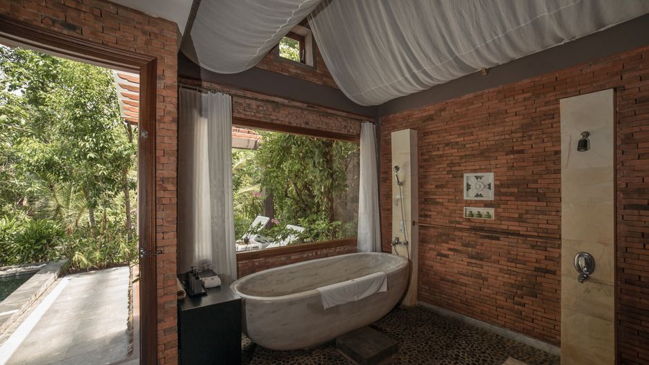 Pilgrimage Village, Hue Room