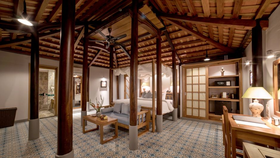 Pilgrimage Village, Hue Room