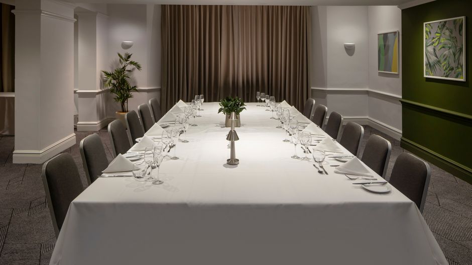 Holiday Inn Farnborough Ballroom