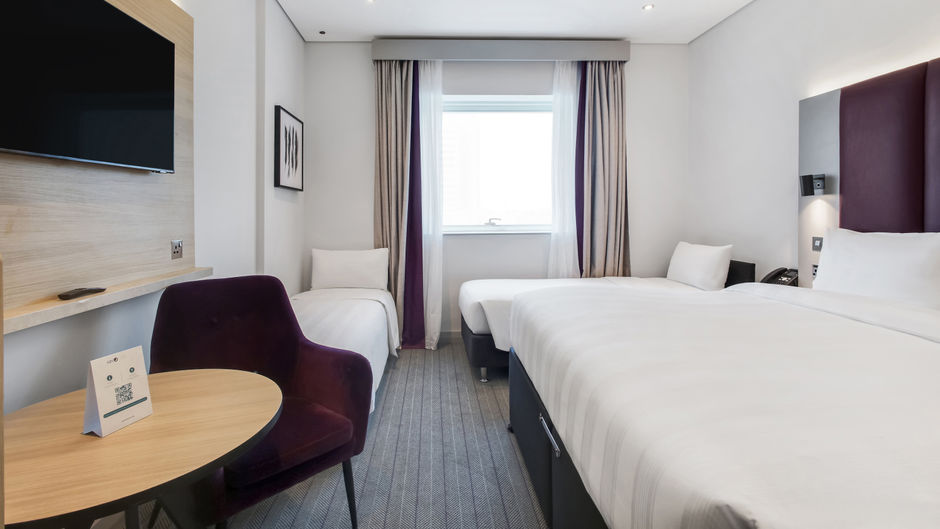 Premier Inn Dubai International Exterior