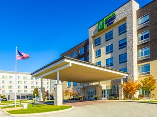 Holiday Inn Express & Suites Toledo West