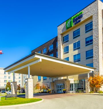 Holiday Inn Express & Suites Toledo West