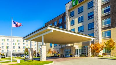 Holiday Inn Express & Suites Toledo West