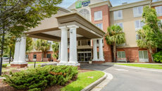 Holiday Inn Express/Suites Charleston-N