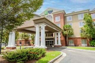 Holiday Inn Express/Suites Charleston-N