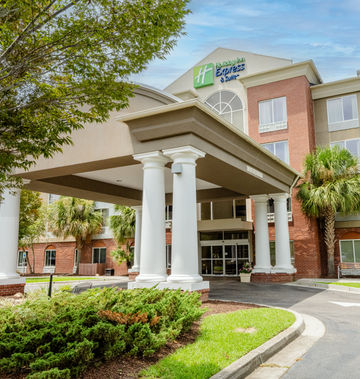 Holiday Inn Express/Suites Charleston-N